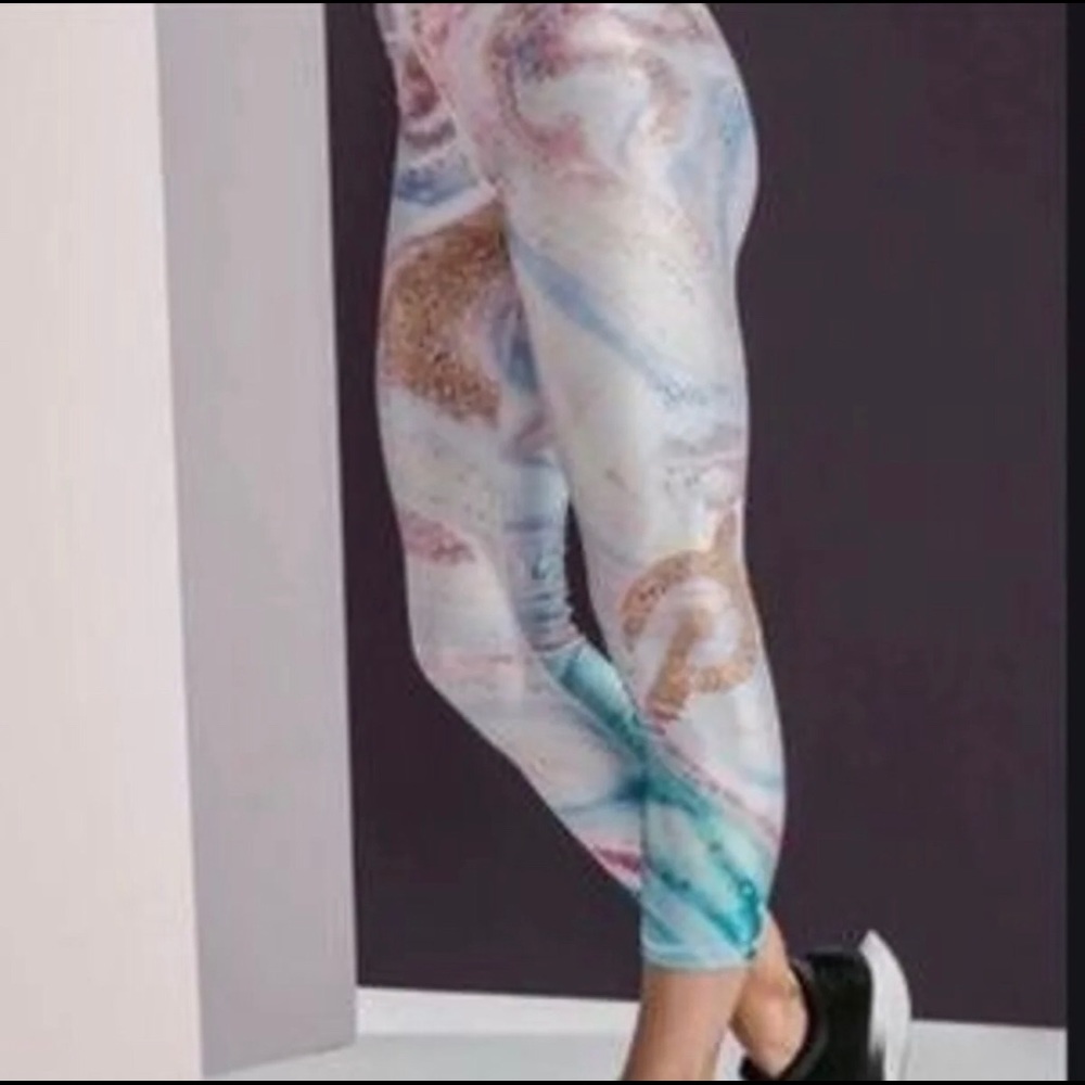 Peloton X Terez Swirlz Leggings Size Medium